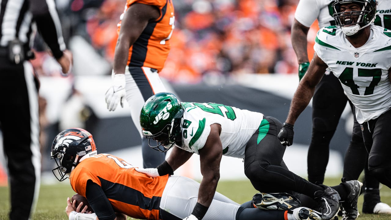 Jets continue winning ways in 16-9 defeat of Broncos