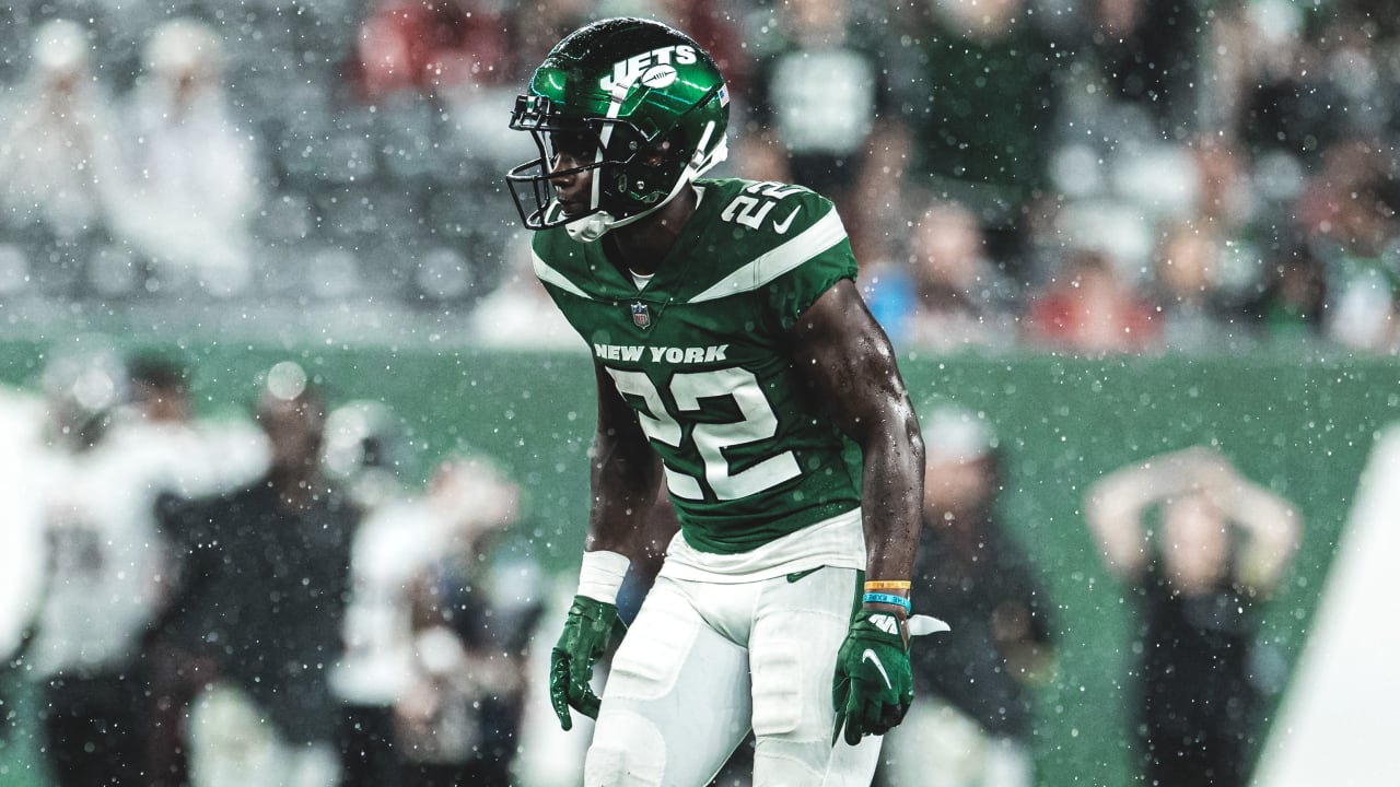 New York Jets safety Tony Adams (22) walks off the field after an NFL pre- season game against the Philadelphia Eagles, Friday, Aug. 12, 2022, in  Philadelphia. (AP Photo/Rich Schultz Stock Photo - Alamy