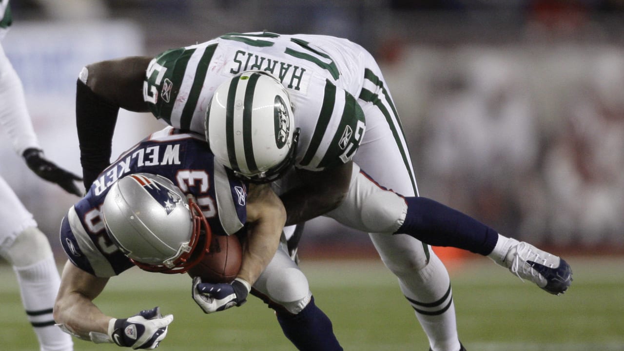 December 21, 2014: New England Patriots quarterback Tom Brady (12) in  action during the NFL game between the New England Patriots and the New  York Jets at MetLife Stadium in East Rutherford