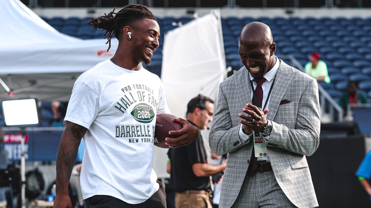 Pregame Photos Jets Warm Up for the 2023 Hall of Fame Game