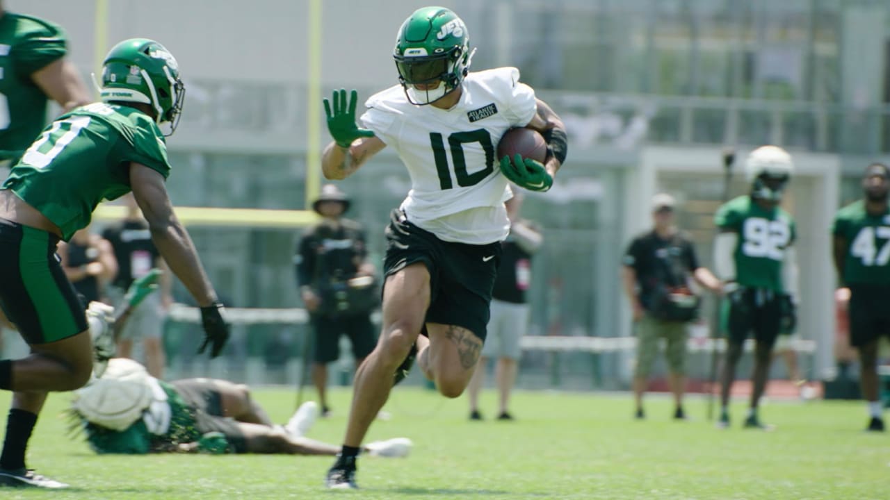 Jets-Bucs Practice Highlight  Aaron Rodgers Fires a Laser to Randall Cobb  Over the Middle