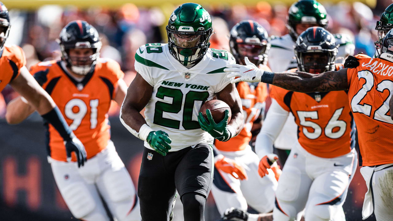 New York Jets on X: Coach Saleh announces that RB Breece Hall (knee) and  OL Alijah Vera-Tucker (triceps) will miss the remainder of the 2022 season.   / X