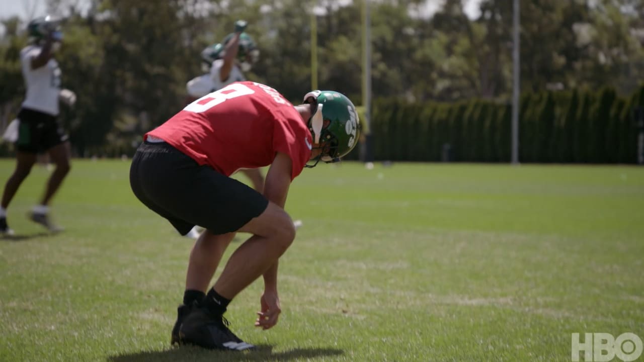 Hard Knocks Jets recap: Aaron Rodgers loves Oz Pearlman magic tricks