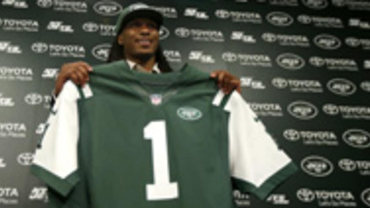 NY Jets GM John Idzik, who helped build talented Seattle Seahawks, right to  draft QB Geno Smith – New York Daily News