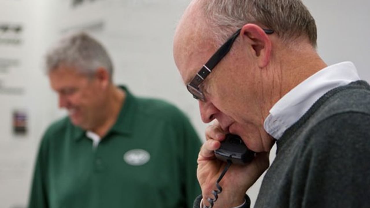 Draft Room Phone Call to Demario Davis