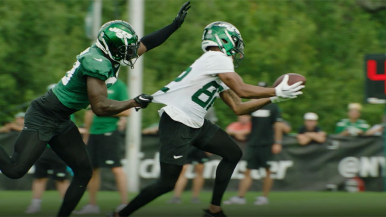 Zach Wilson Looks 'Beefy' During Jets Camp And His Quads Are Massive