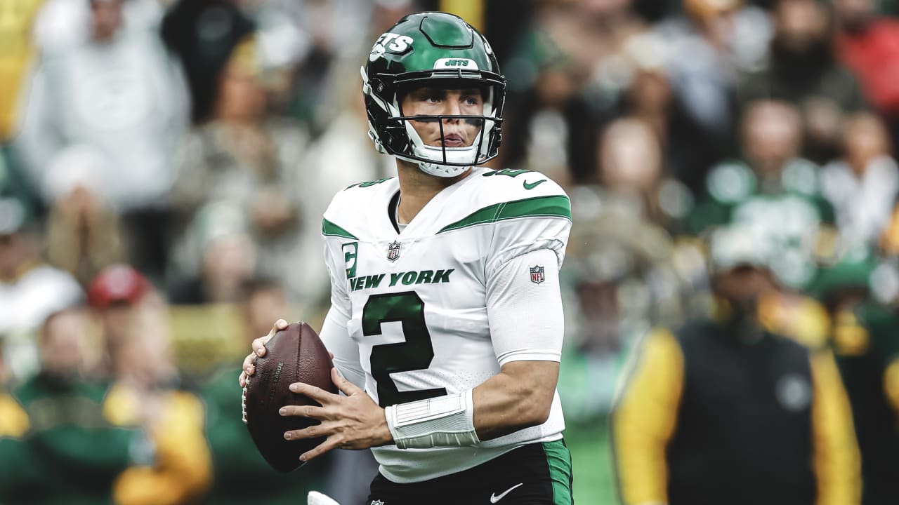 How did Zach Wilson play? Jets QB's stats in relief of injured Aaron  Rodgers in 'Monday Night Football' win vs. Bills