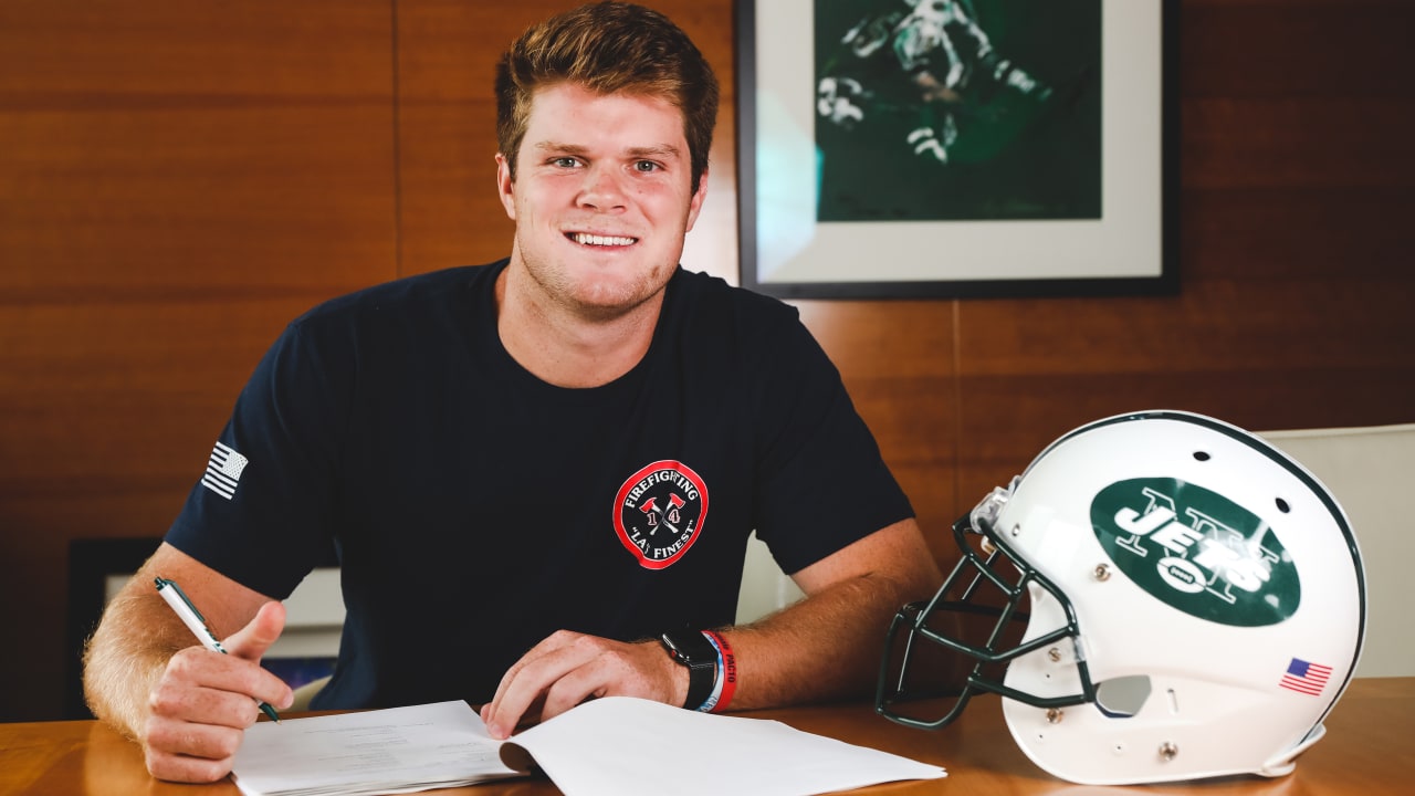 Sam Darnold New York Jets Signed Autographed Jersey Certified Leaf  Authentic COA