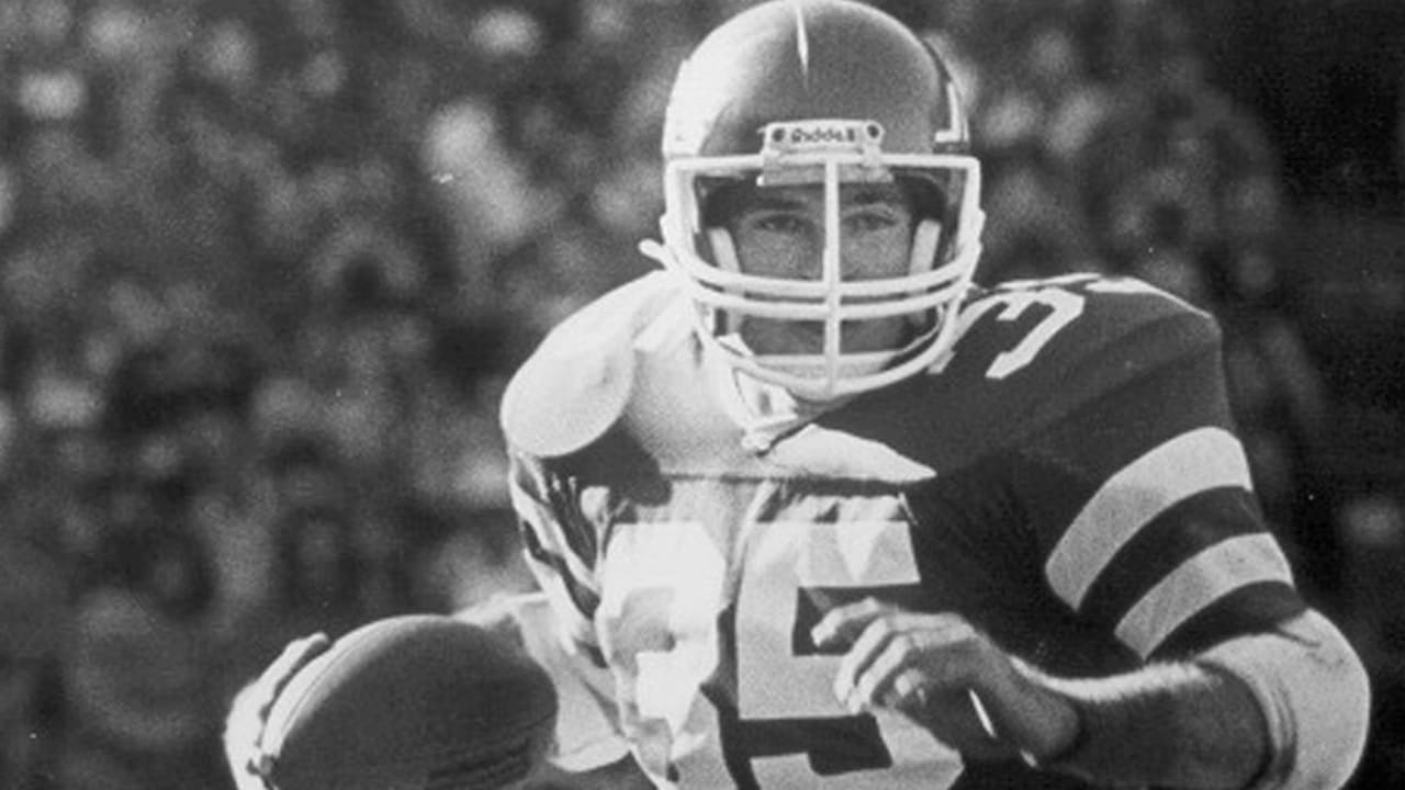 MIKE AUGUSTYNIAK -- FORMER NEW YORK JETS FULLBACK WILL JOIN INDIANA  FOOTBALL HALL OF FAME