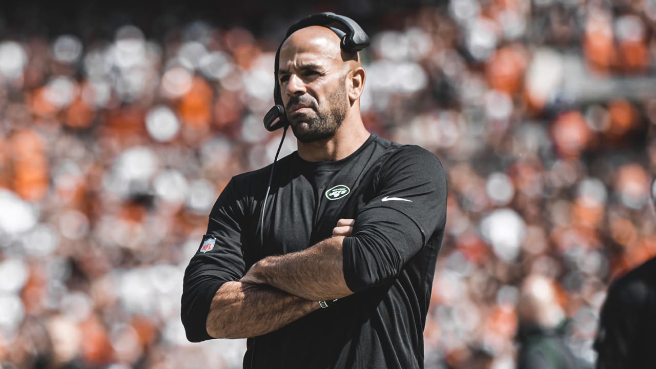 Robert Saleh confident his retooled Jets are better this season - Newsday