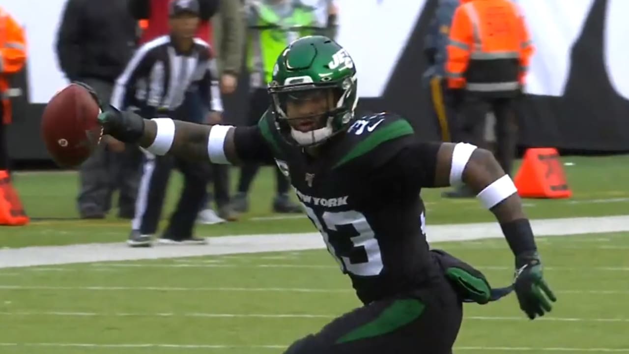 New York Jets strong safety Jamal Adams (33) points something out during  the first half of an NFL football game against the Dallas Cowboys, Sunday,  Oct. 13, 2019, in East Rutherford, N.J. (