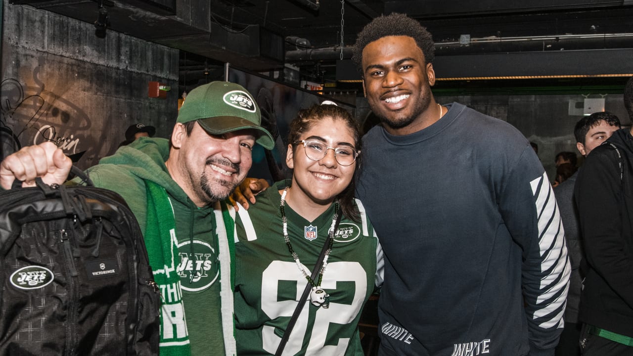 Video Young Jets fan scores touchdown - ABC News