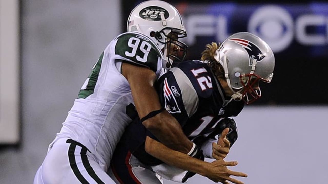 Sanchez outduels Brady as Jets beat Pats 28-14