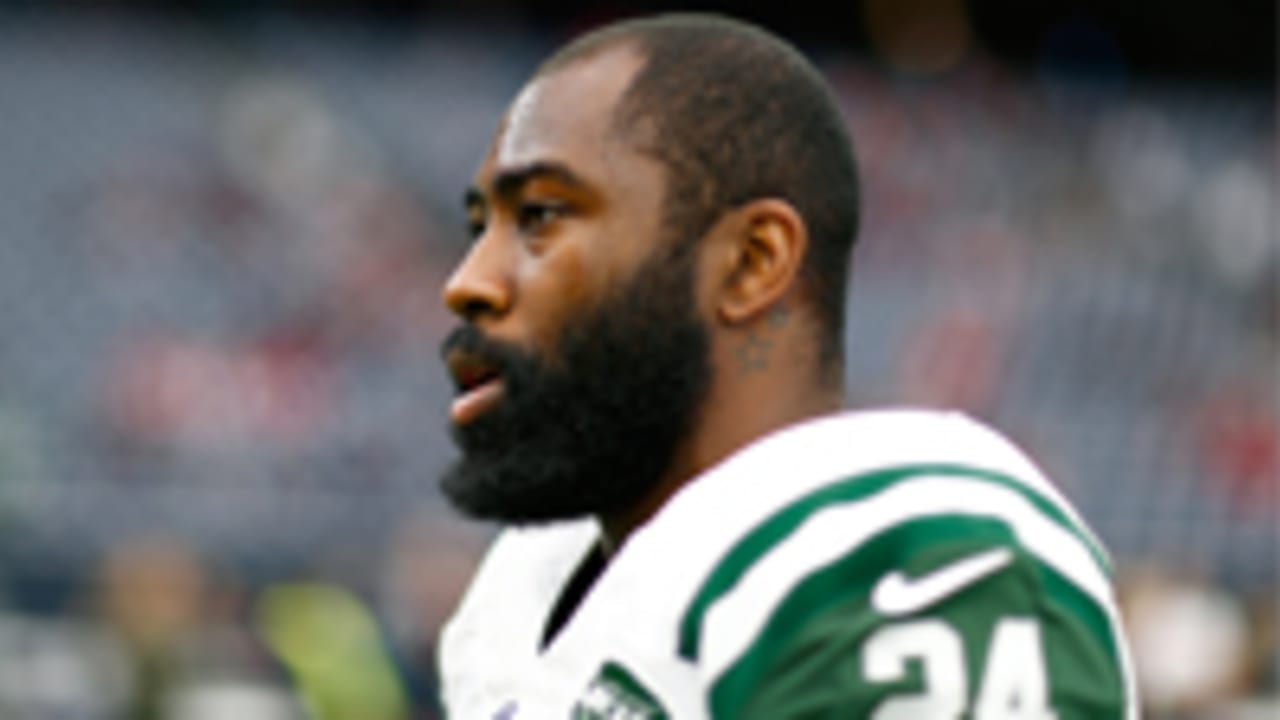 NY Jets: Darrelle Revis wisely gets wrist surgery