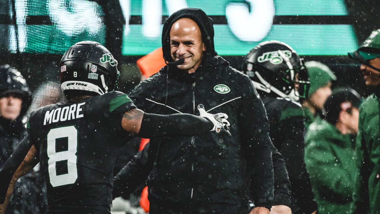 Inside the Numbers Yellow Flags? For Green & White, No Problem Lately