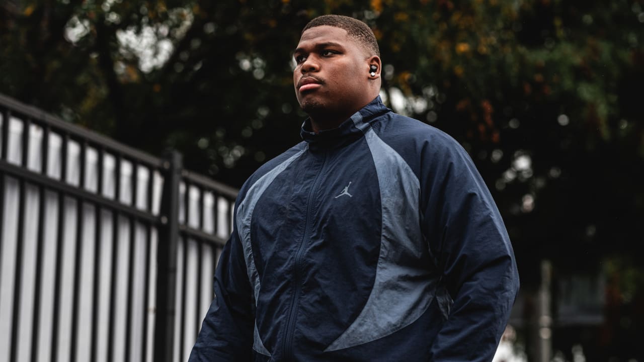 Photos  Jets Arrive at MetLife Stadium for Week 3 Against the