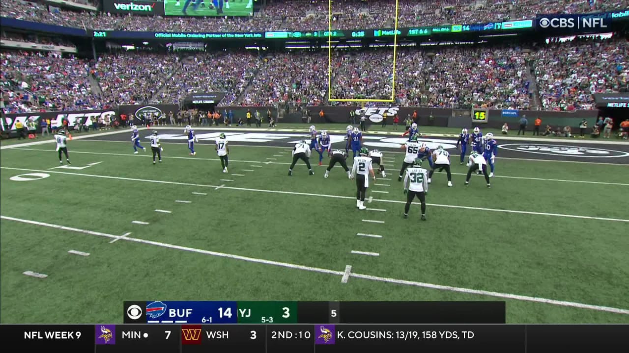 Highlight Michael Carter Gets Into the End Zone on a 6Yard TD Run