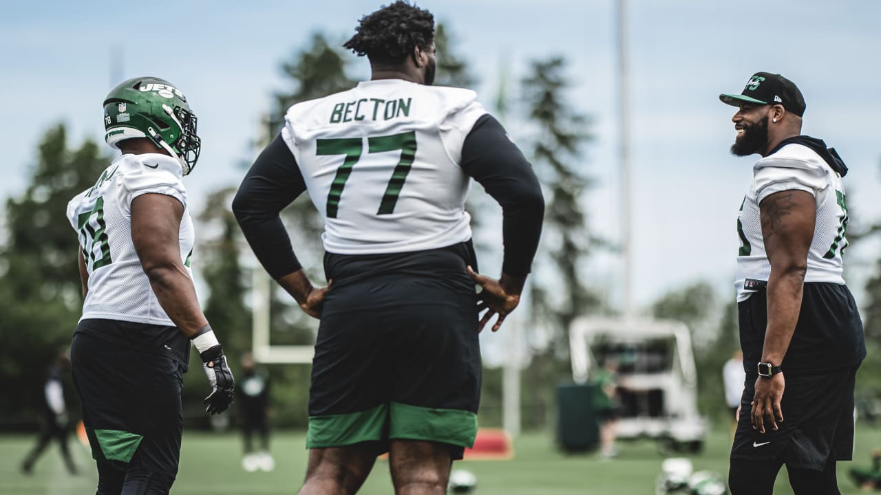 New York Jets' Mekhi Becton will have to compete with George Fant