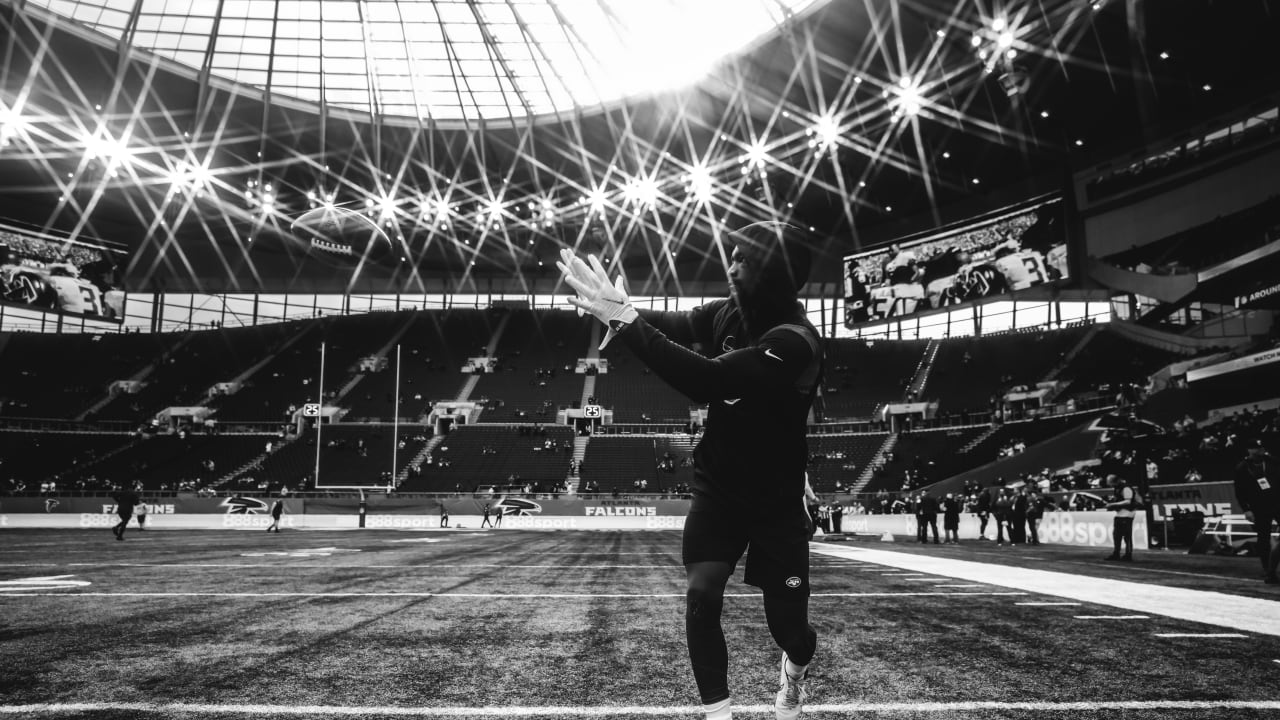 Gameday Gallery Best Pregame Images Before JetsFalcons in Tottenham