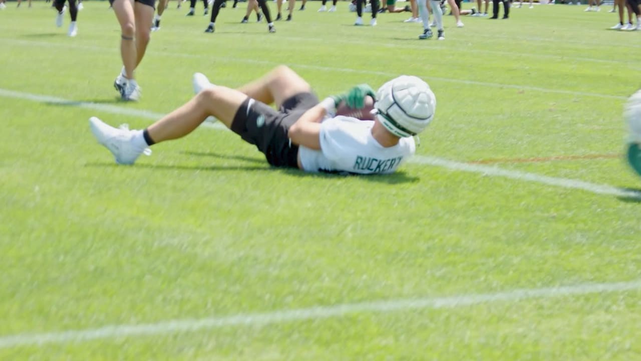 Jets-Bucs Practice Highlight  Aaron Rodgers Fires a Laser to Randall Cobb  Over the Middle