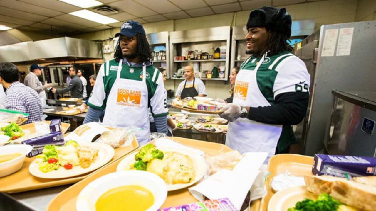 NY Jets Thanksgiving Give Back At Harlem Food Bank