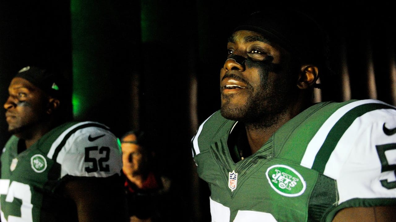 NY Jets linebacker, devout Christian DeMario Davis puts his gay stance  aside – New York Daily News