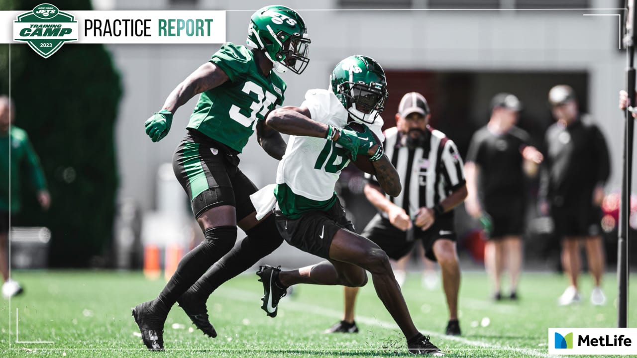 Allen Lazard of the New York Jets runs drills during training camp at  News Photo - Getty Images