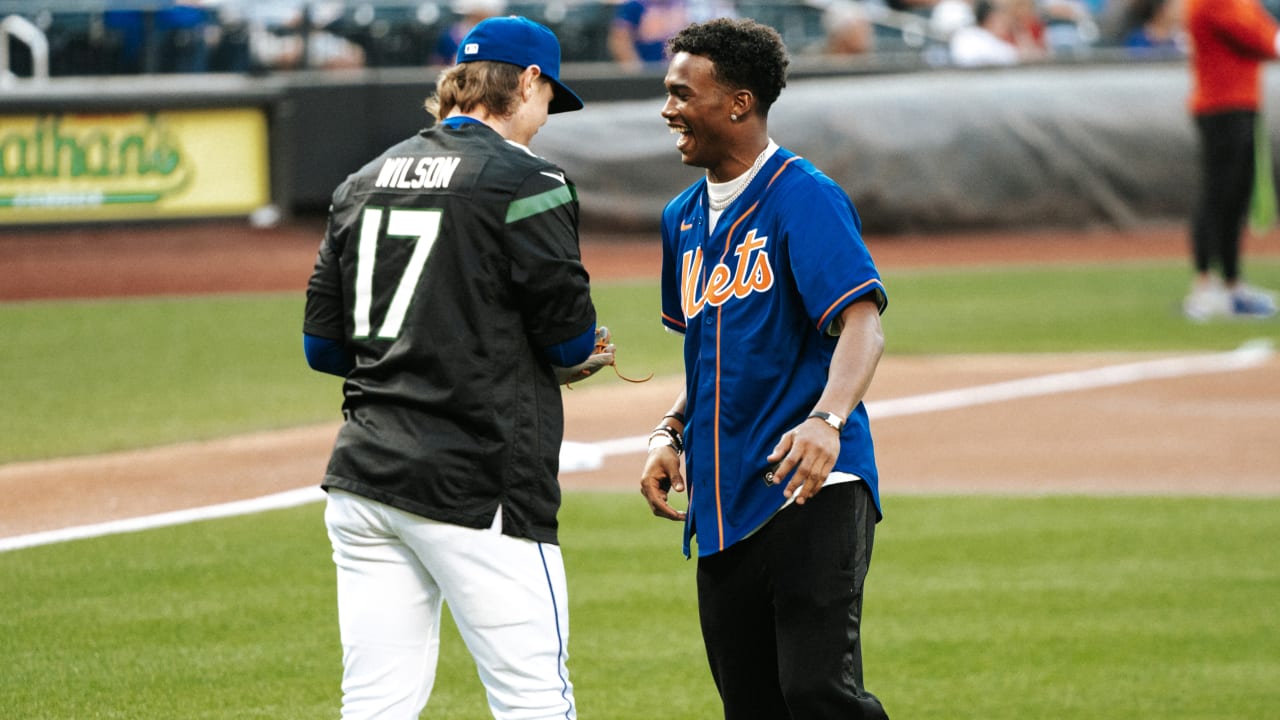 Jets' Garrett Wilson throws first pitch to Mets' Brett Baty