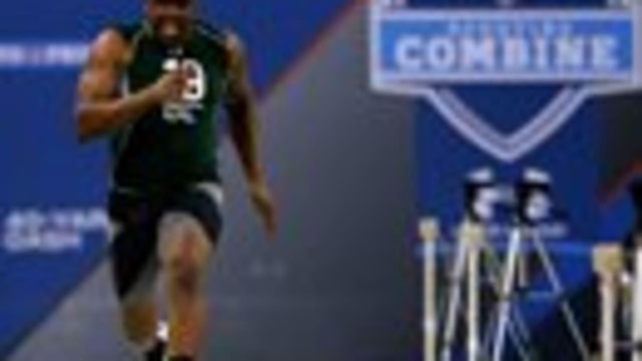 Julio Jones times Terrell Owens running a 4.43 second 40-yard dash