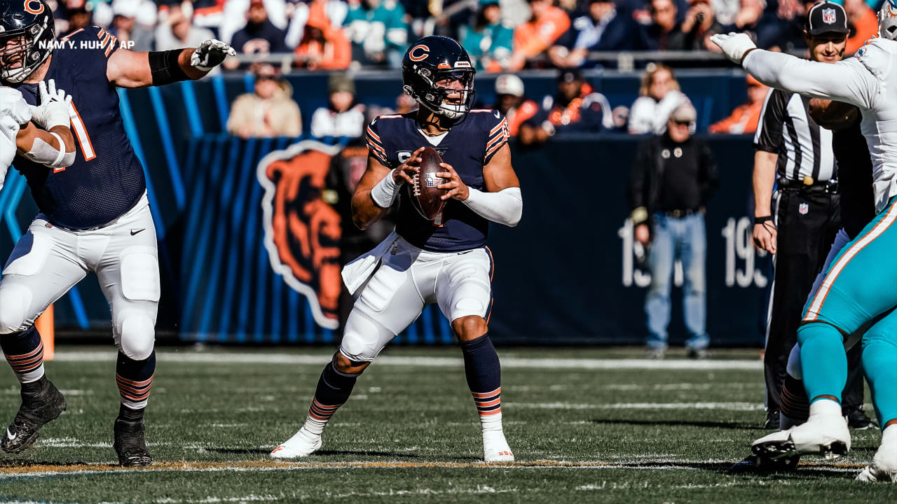 Fields rushes for 178 yards, but Bears lose to Dolphins