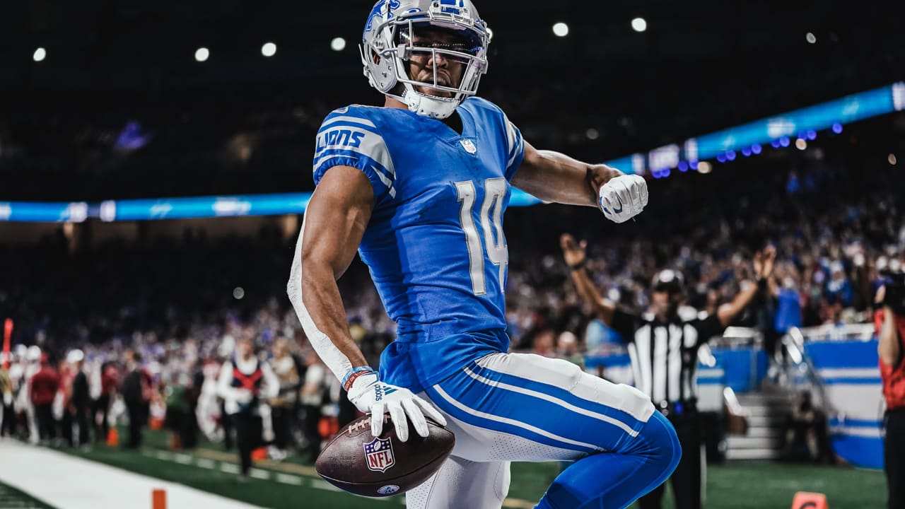 Amon-Ra St. Brown sets Lions rookie receiving yards record - Pride Of  Detroit