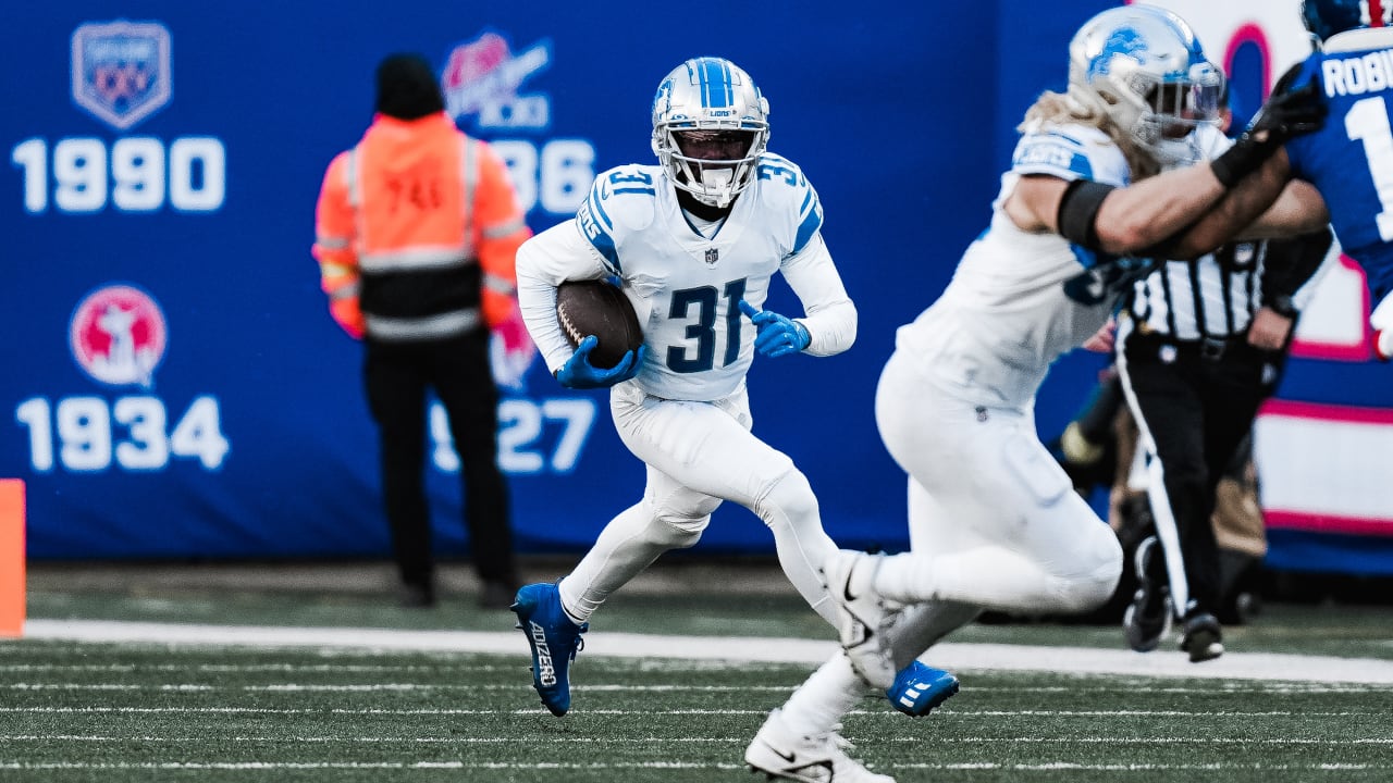 Jamaal Williams scores trio of TDs as Lions surprise Giants