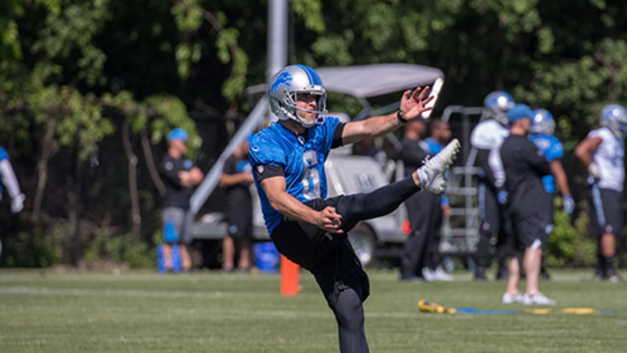 Michigan Humane - Detroit Lions punter Sam Martin, with support