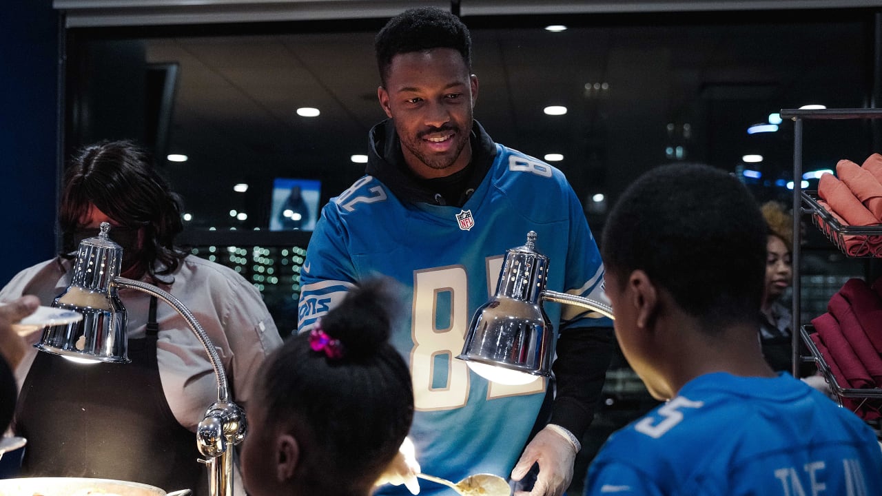 Detroit Lions, Pure Heart serve Thanksgiving dinner to children of  incarcerated parents