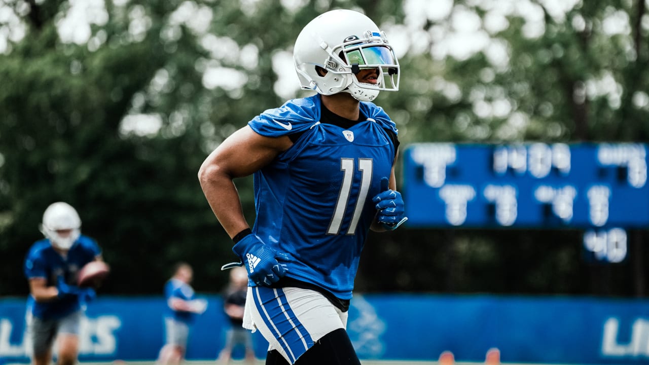 Detroit Lions wide receiver Kalif Raymond (11) with a catch