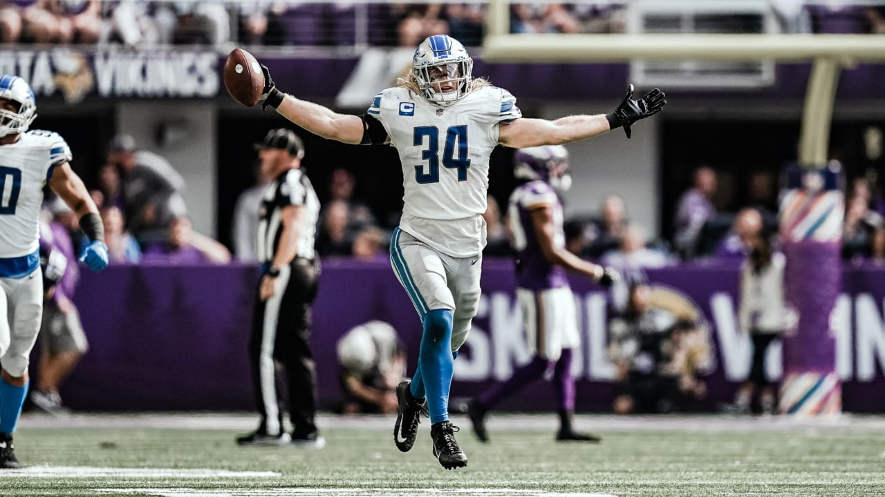 Detroit Lions cornerback Jerry Jacobs snags interception vs. Green Bay  Packers quarterback Jordan Love via linebacker Alex Anzalone's tip