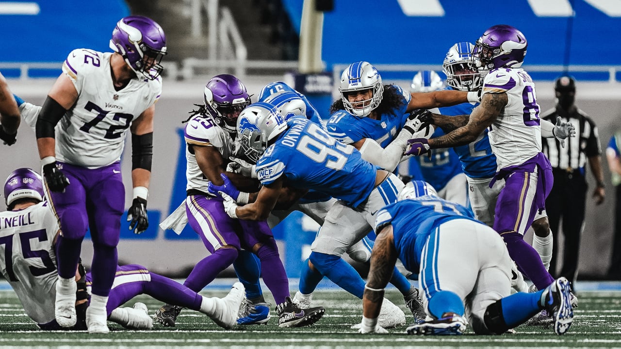 Minnesota Vikings wide receiver Chad Beebe (12) runs up field during the  first half of an