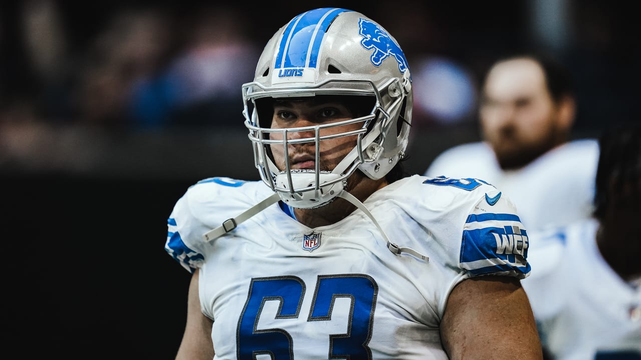 Lions sign restricted free agent center Evan Brown