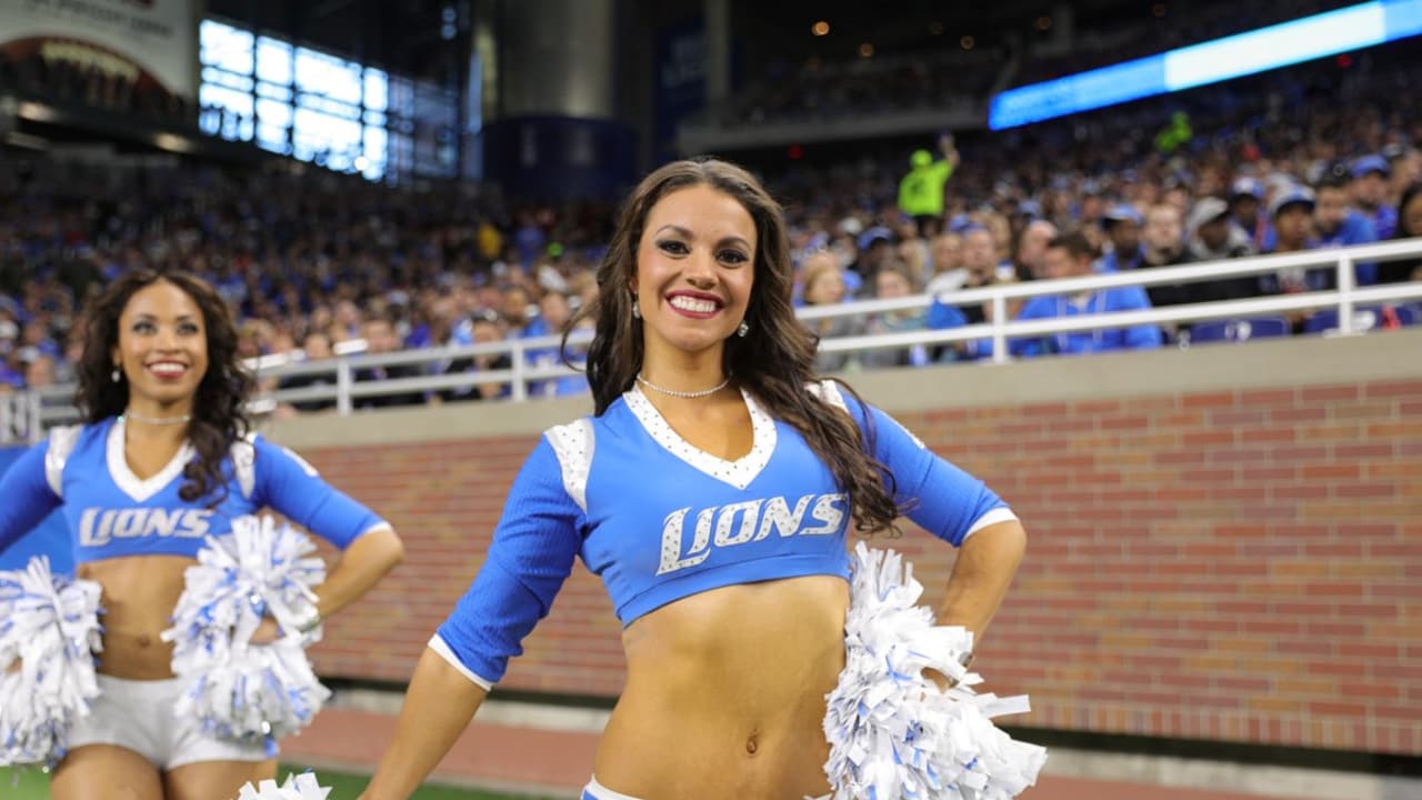 Detroit Lions Cheerleader Amber