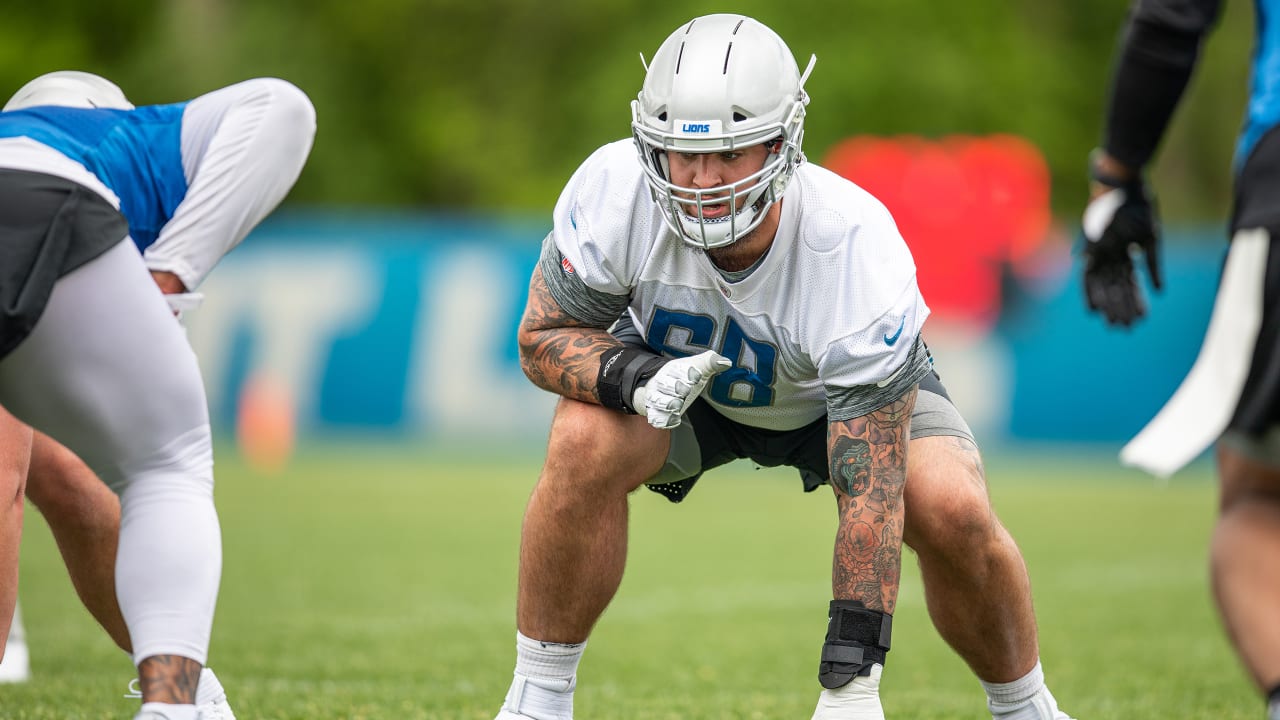 Decker and veteran offensive line will back ready to go'