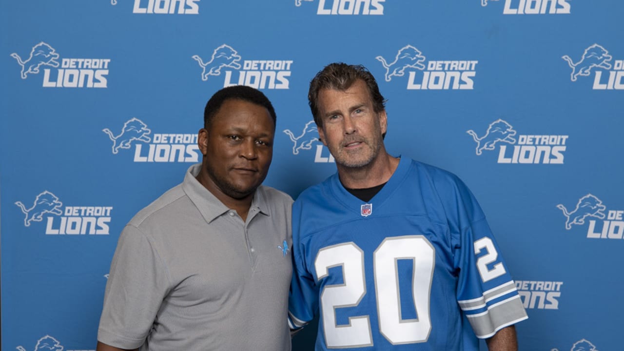 Barry Sanders Booth Opens At BetMGM Sports Lounge In Detroit