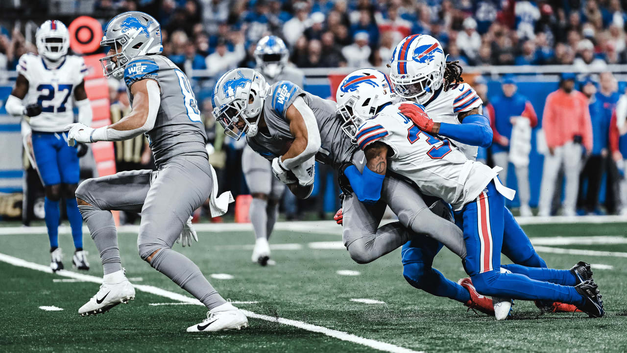 East Rutherford, NJ. 18/12/2022, Detroit Lions wide receiver Amon-Ra St.  Brown (14) makes a catch during a NFL game against the New York Jets on  Sunday, Dec. 18, 2022 in East Rutherford