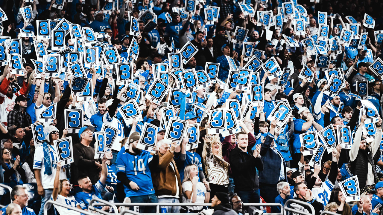 Electric atmosphere inside Ford Field for Bills-Browns game after