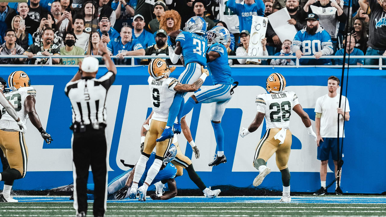 Rodgers throws 3 INTs, lets Lions beat Packers