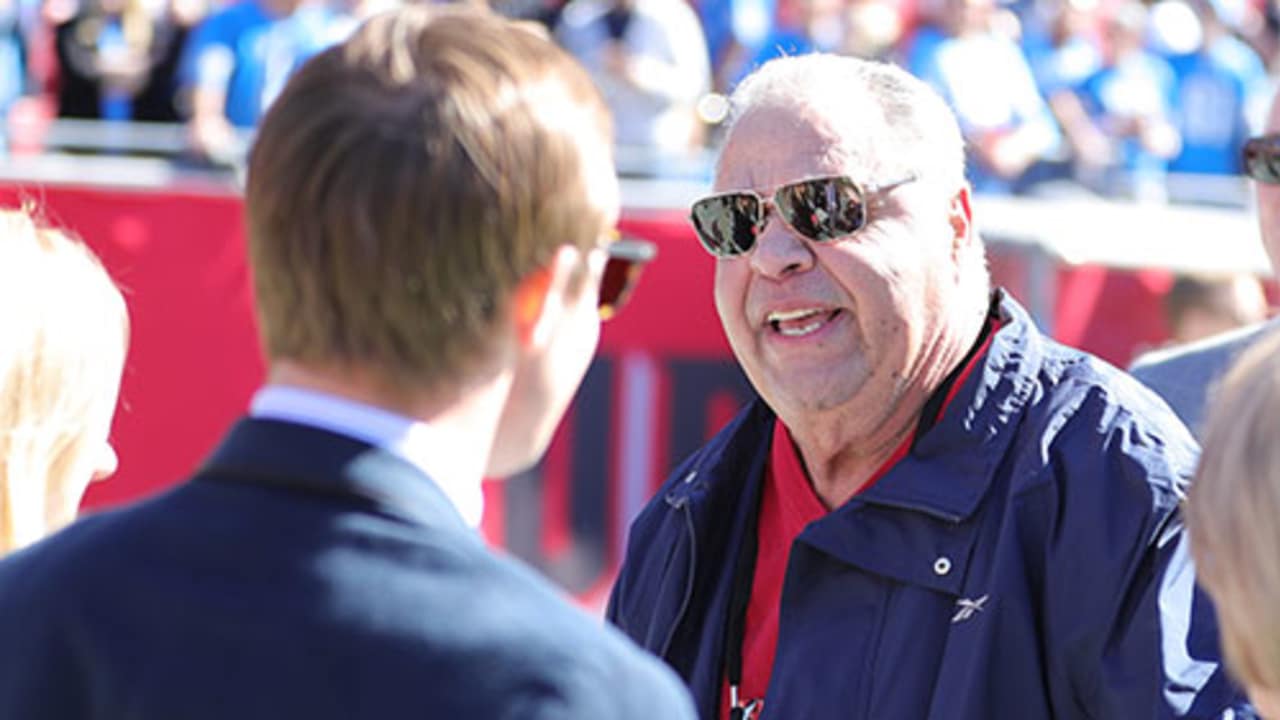 Coach Wayne Fontes of the Detroit Lions watches his players during a