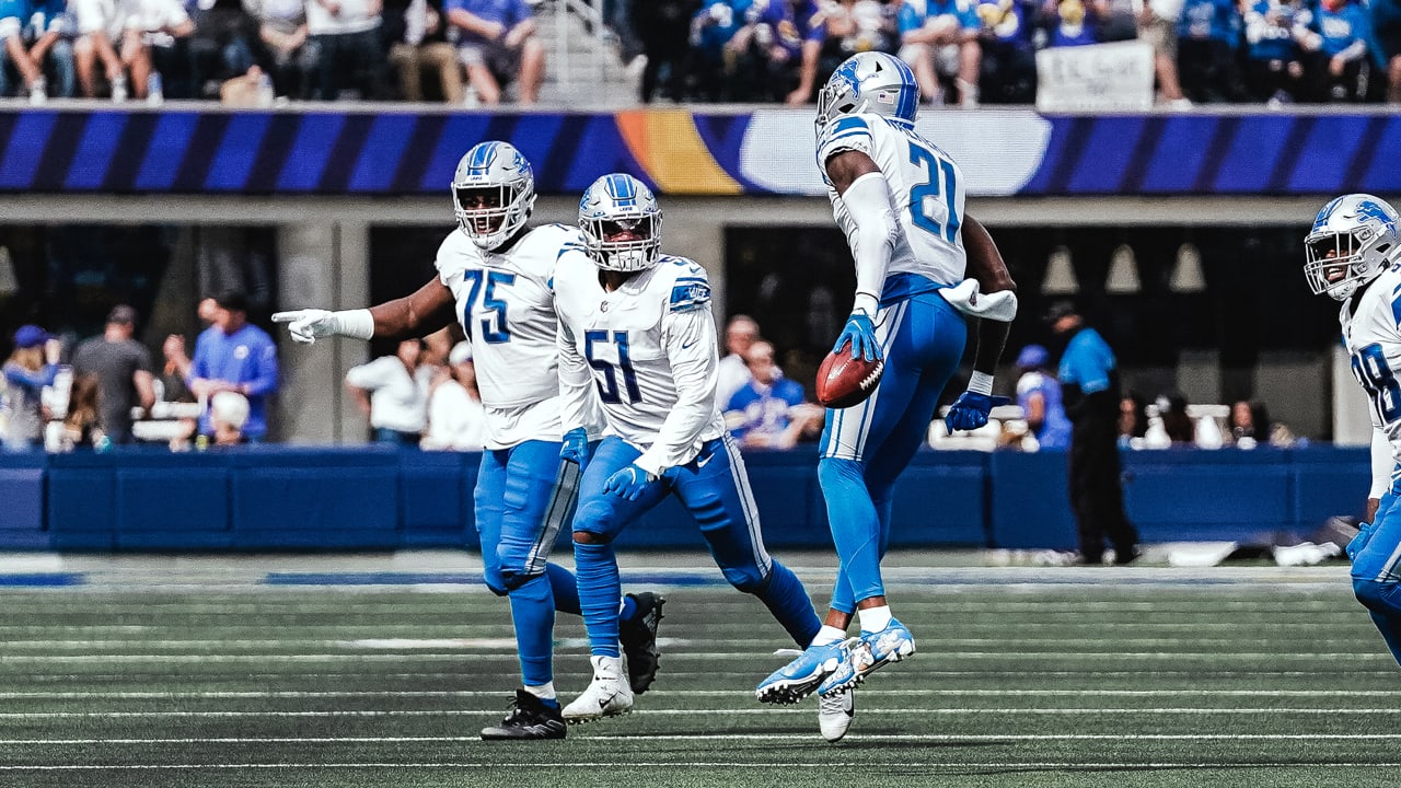 Can't-Miss Play: Detroit Lions cornerback Chase Lucas' diving catch turns  potential TD into INT