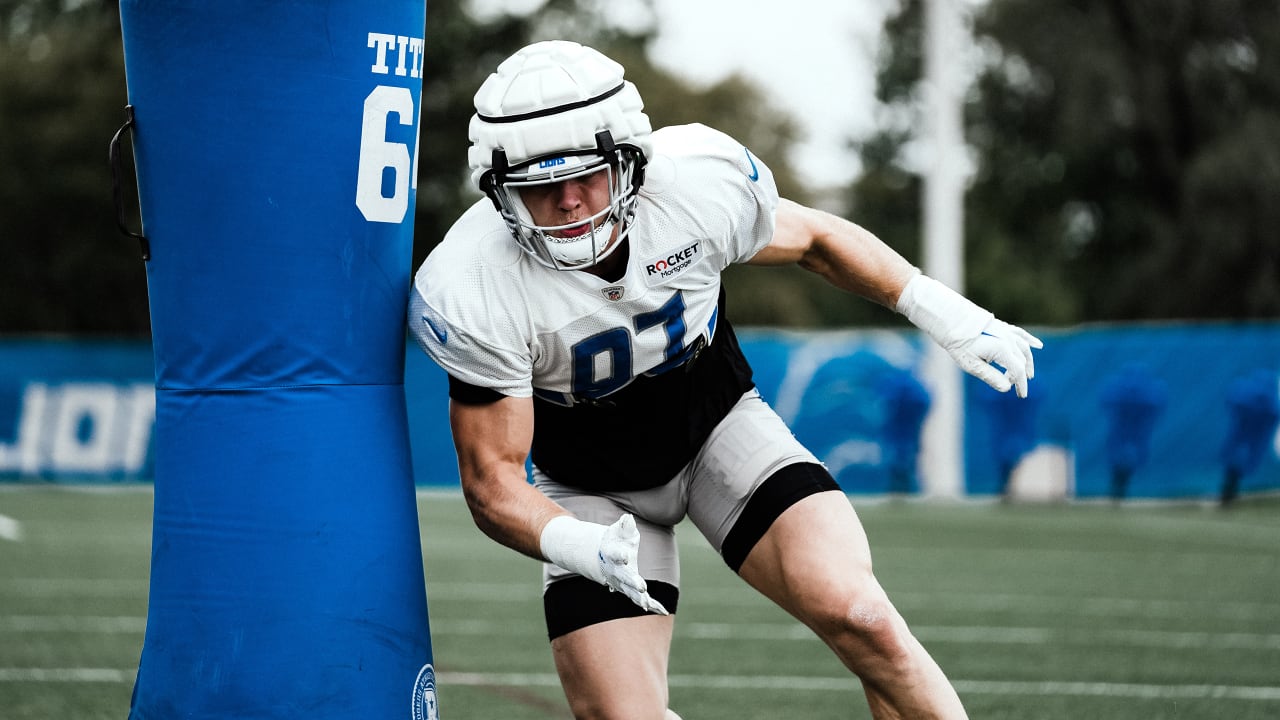 Detroit Lions' Aidan Hutchinson finishes second for Rookie of the Year