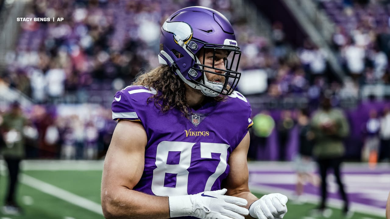 Hockenson now dealing with back stiffness as Vikings and Cardinals practice  together