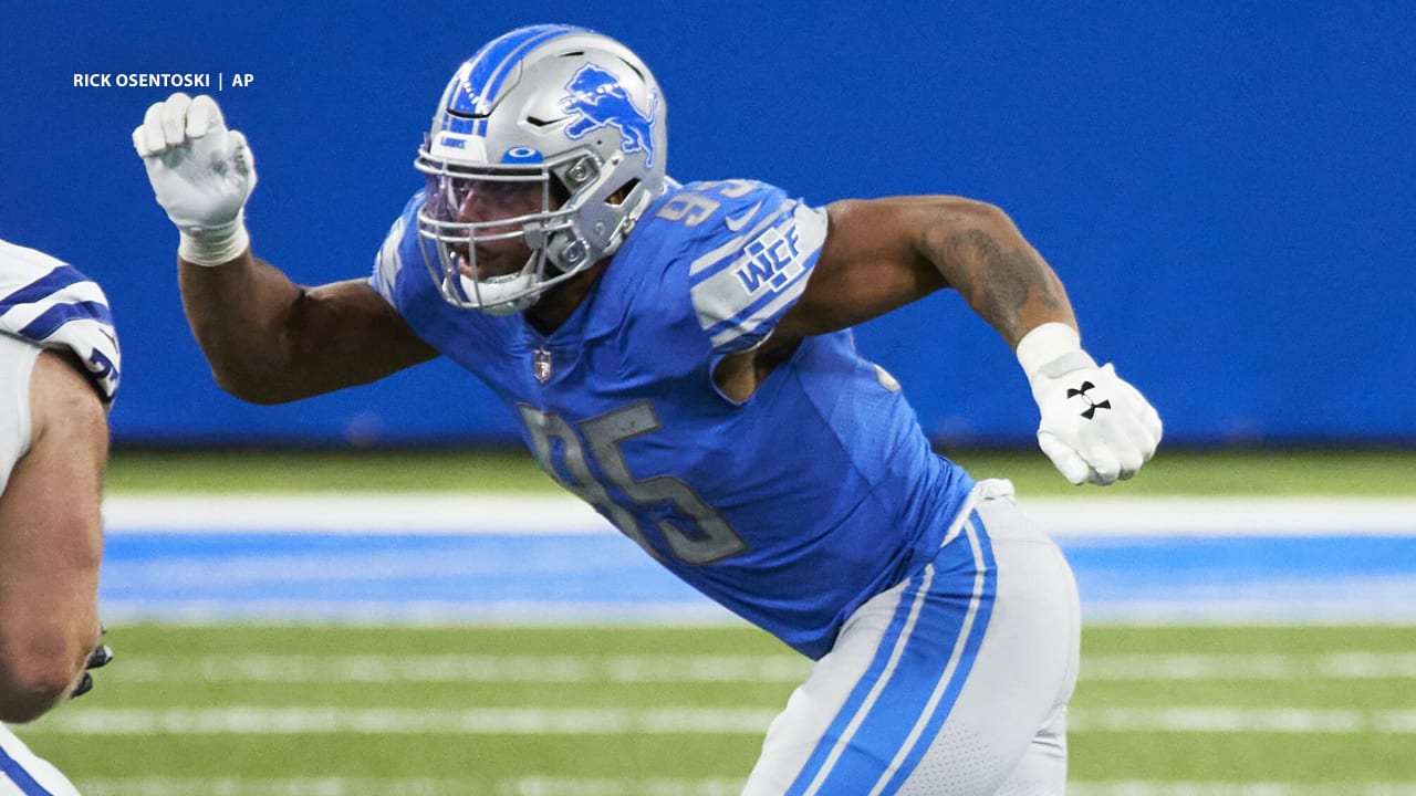 Tracy Walker hopes to pick off Matthew Stafford and make him sign ball