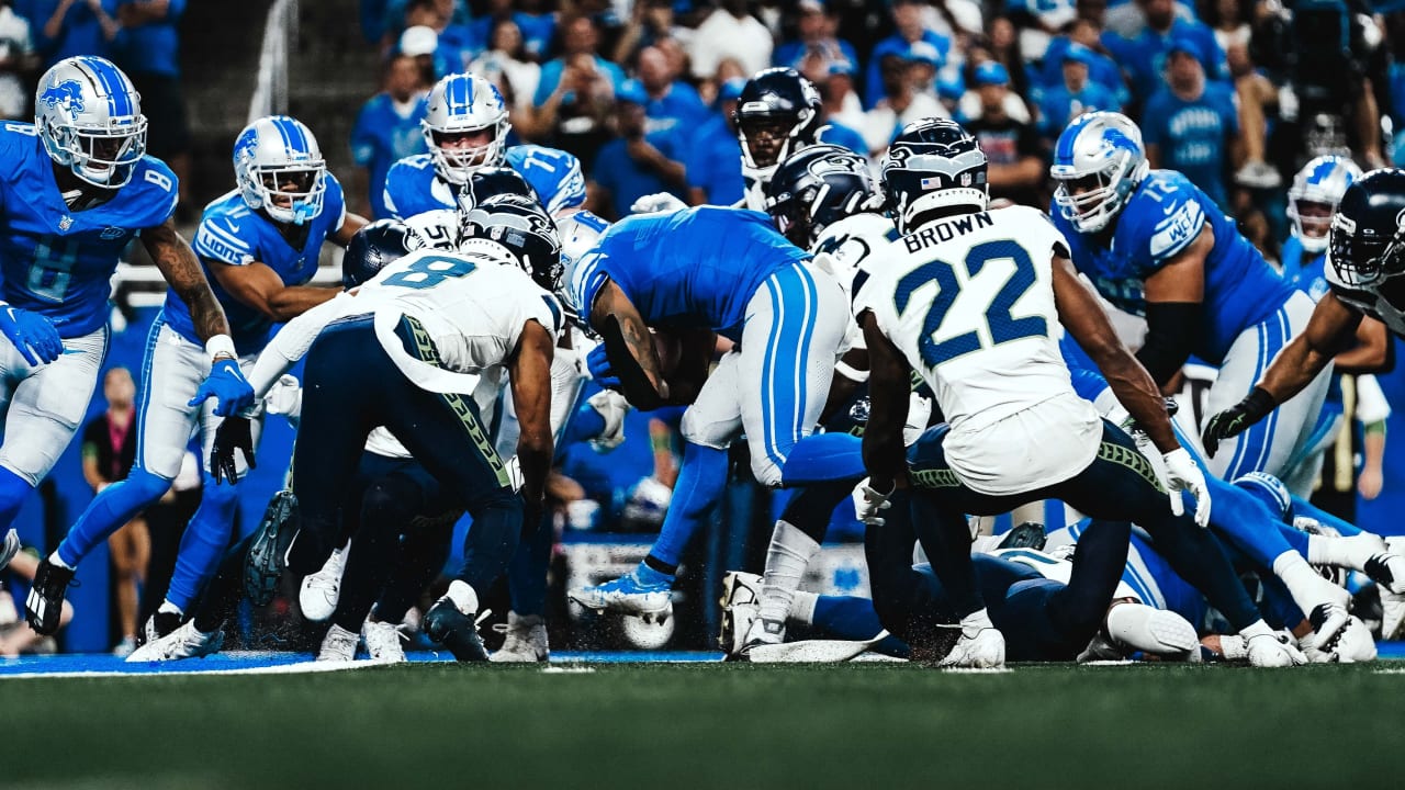 Jared Goff throws a 45-yard TD and runs in another TD to help the Lions  defeat the Falcons, NFL Highlights